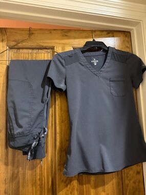Med Couture Women’s V-Neck Scrub Top and Jogger Set in Grey